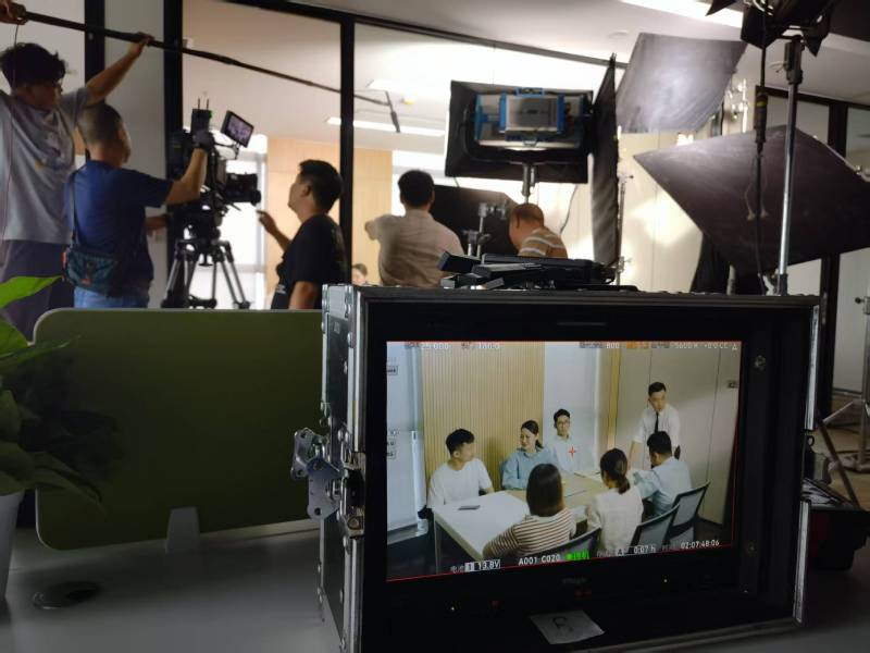沈河区TVC拍摄公司：科技产品视觉化大师，诠释未来感与功能美学